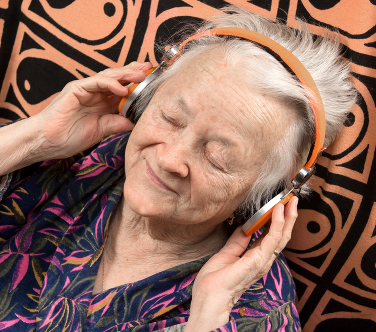 Música pode ser aliada no tratamento do Alzheimer
