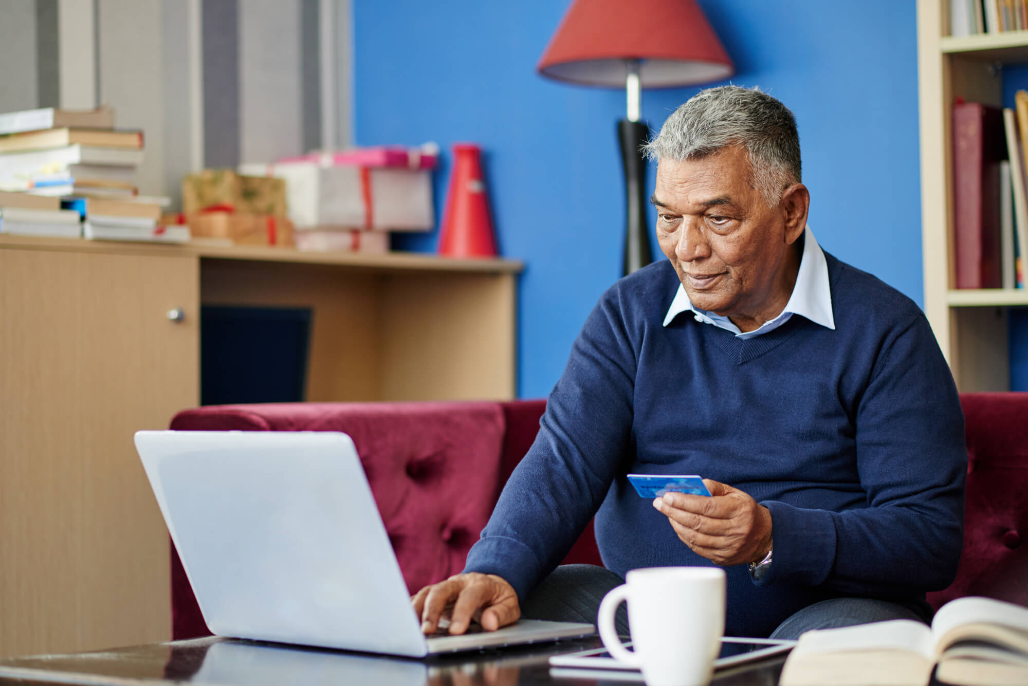 Terceira idade online confira os beneficios