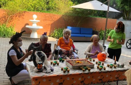 Festa de Halloween é Tema Para Comemoração dos Aniversariantes do Mês